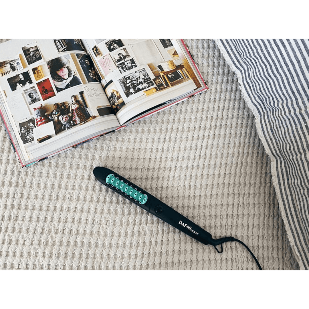 Styling and Straightening Hair Brush DAFNI Muse